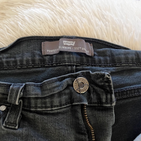 LEVI’s - Picture 3 of 3